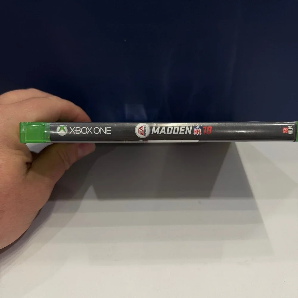 EA Sports Madden NFL 18 Xbox‎ One Standard Edition Tom Brady Cover Football